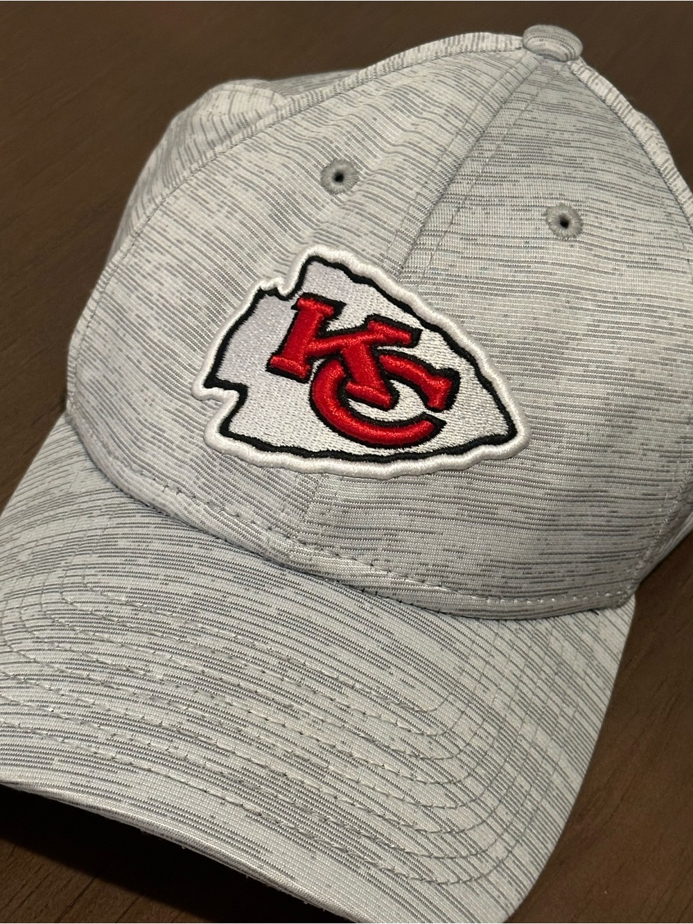 NWOT KC Chiefs cap with a gray heather crown and red logo